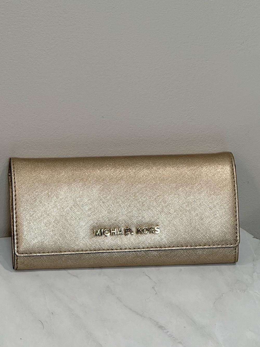 🔥Michael Kors Metallic Gold Leather Continental Wallet Excellent Condition 🔥